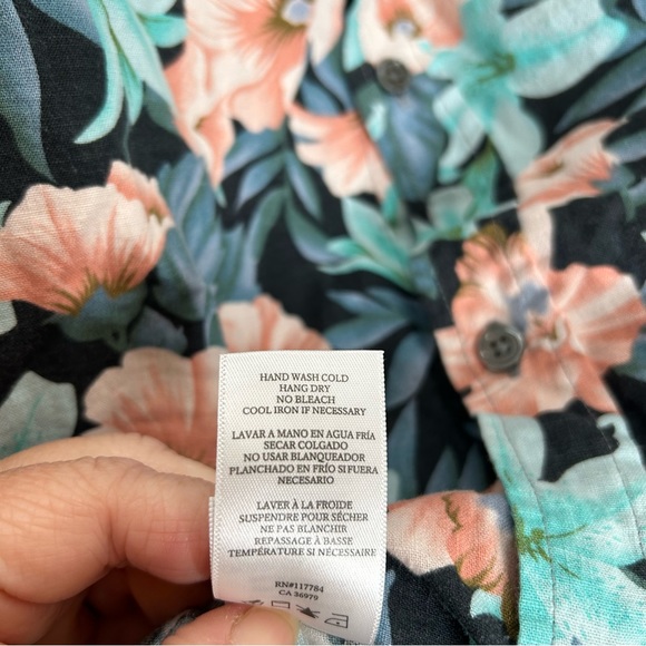 Rails Carson Tropical Shadow button shirt - Picture 4 of 7